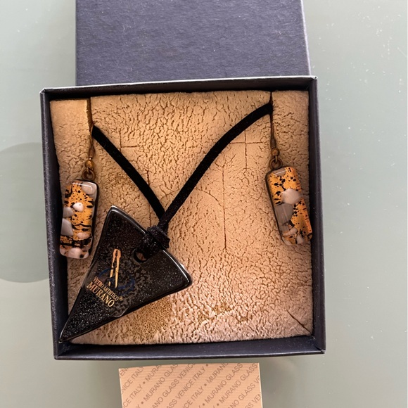 New MURANO GLASS handblown triangle PENDANT 18" NECKLACE Set Earrings Black Gold - Picture 4 of 10